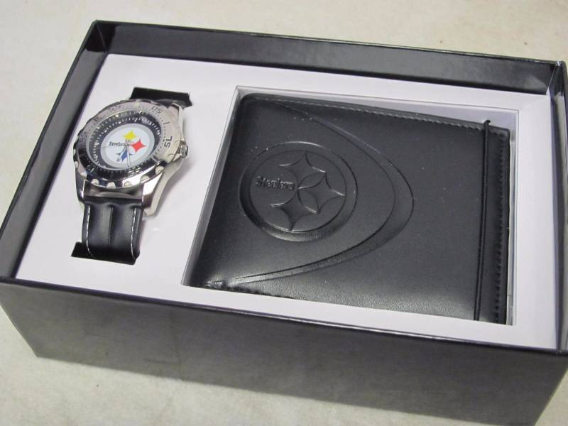 lot 30 image: Pittsburgh Steelers Mens Game Time Watch & Wallet Gift Set