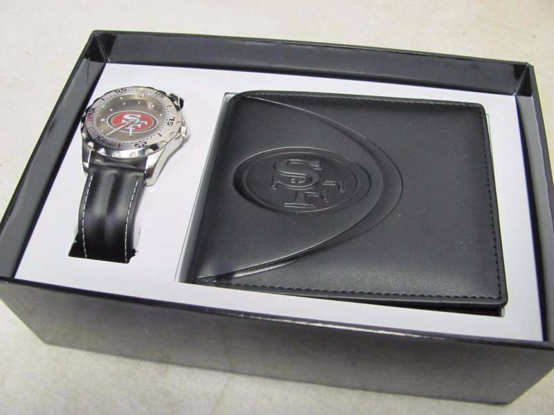 lot 31 image: San Francisco 49ers Mens Game Time Watch & Wallet Gift Set