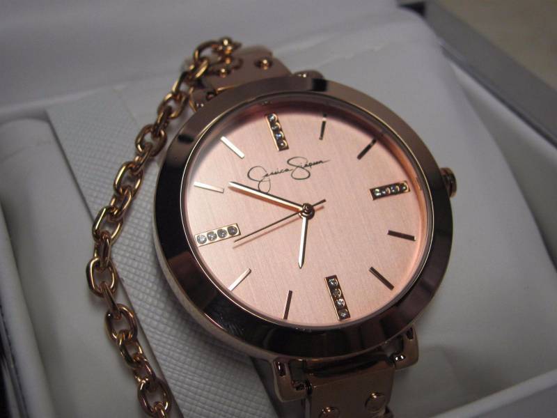 lot 33 image: Jessica Simpson Ladies Double Wrap Chain Watch