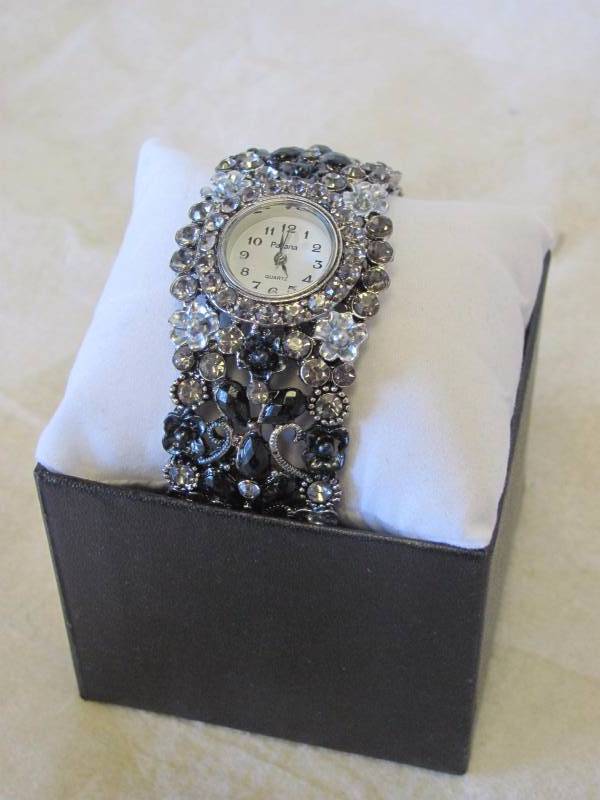 lot 40 image: Pavana Ladies Floral Crystal Watch