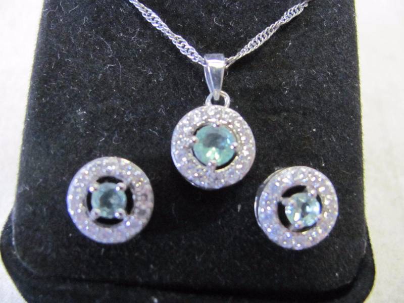 lot 113 image: Sea Green Opal Round Pendent and Earring Set