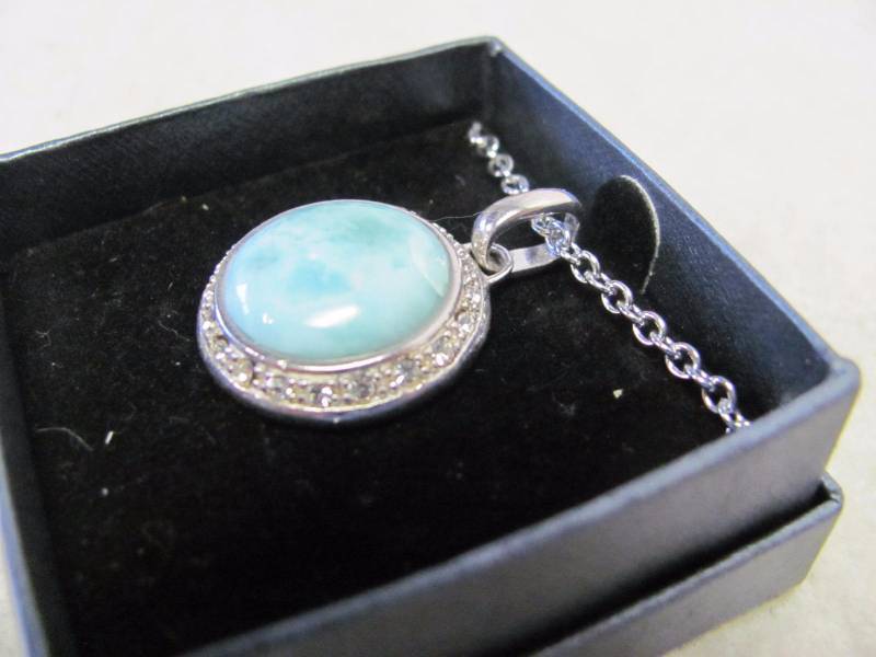 lot 138 image: Vintage Brooch Like Blue Ryolite Gem Pendant