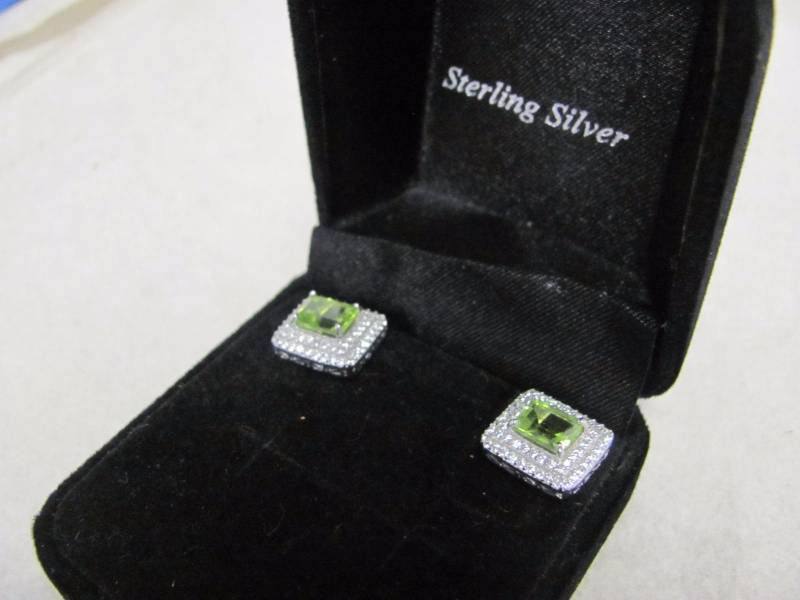 lot 148 image: Sterling Sliver Green & Crystal Gemstone Square Earrings