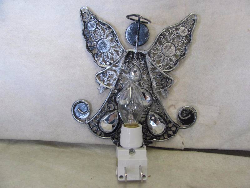 lot 153 image: Birthstone Angel Nightlight August