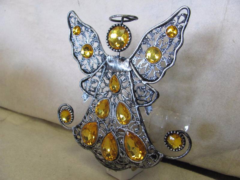 lot 156 image: Birthstone Angel Nightlight November
