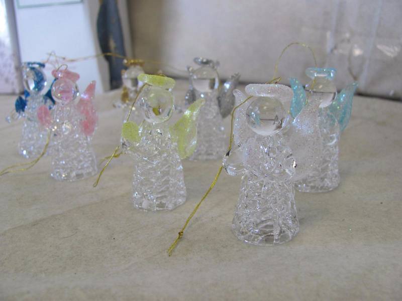 lot 157 image: Set of 7 Lucky Glass Angel Figurines
