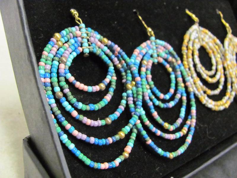 lot 169 image: Multi Color Beaded Earring Set