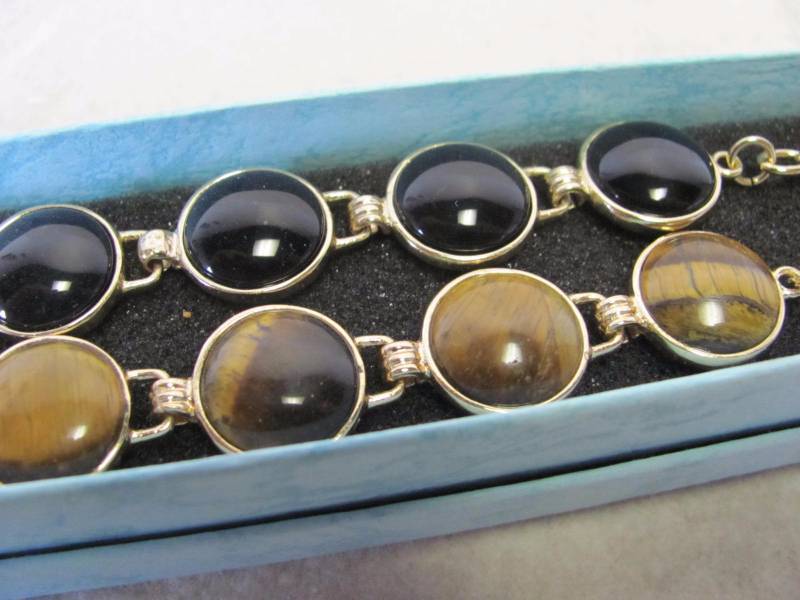 lot 172 image: Black Onyx & Tiger Eye Bracelet Set