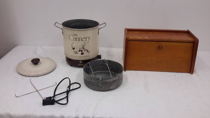 Electric cannersteamer, breadbox