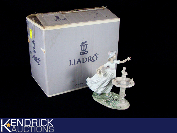 lot 1 image: MINT in Box LLADRO Spring Joy #06106