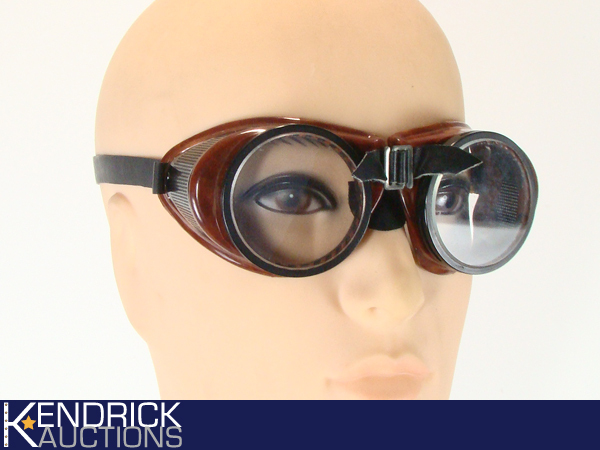 lot 14 image: NEW Vintage Steampunk Style Biker Goggles