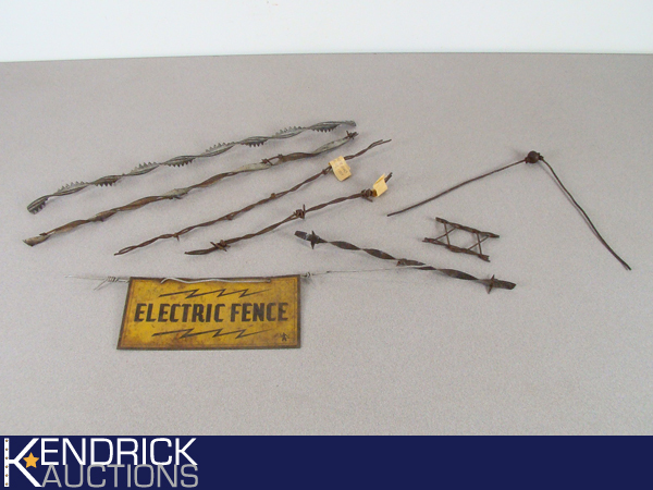 lot 30 image: Lot of Antique Barbed Wire Pieces