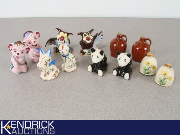 lot 36 image: Lot of Vintage Cork Bottom Salt and Pepper Shakers