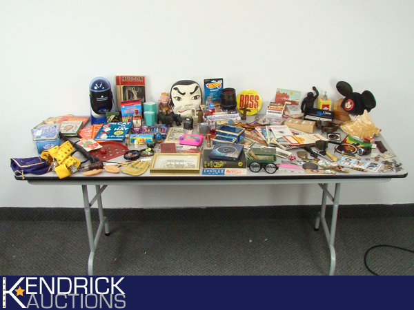 lot 50 image: LARGE Lot of Miscellaneous Collectibles