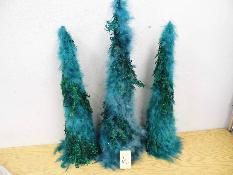 3 Festive Feather Trees