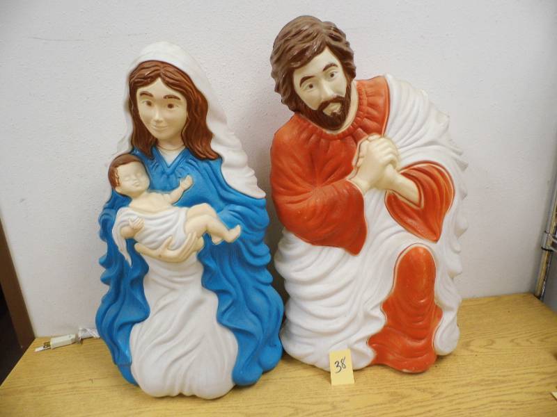 Holy Family Yard Display