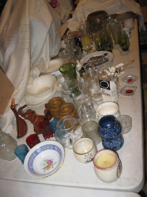 lot 16 image: All items shown table