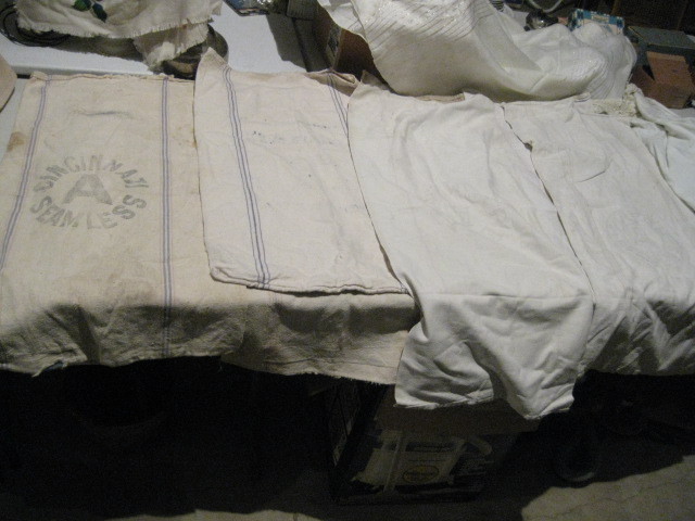 lot 20 image: Assorted Bags 8 Total