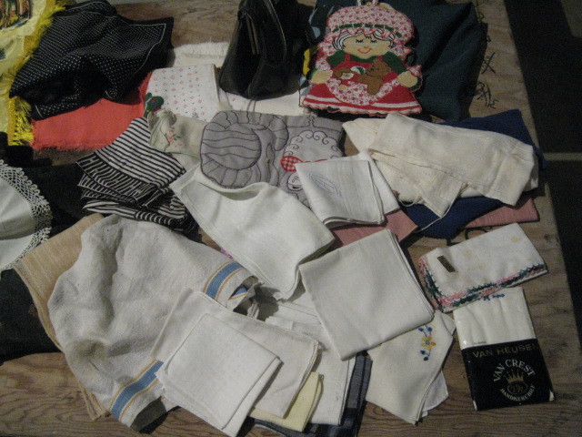 lot 21 image: Linens, Handkerchiefs, Mini Tapestry, All Things Shown