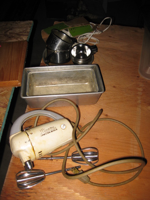 lot 40 image: Everything Shown on Table