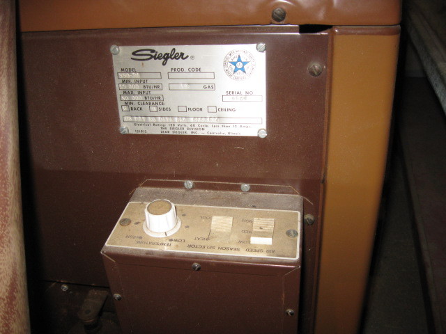 lot 75 image: Siegler Gas Heater 15,000-50,000 BTUs Takes LP Gas, 32 Wide