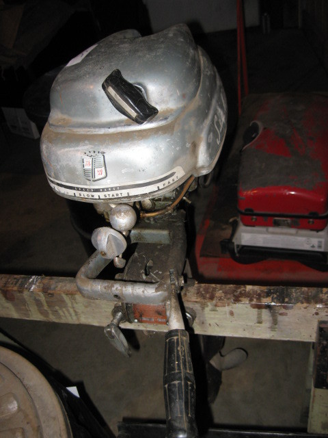 lot 95 image: Sea King 5 Horse Motor