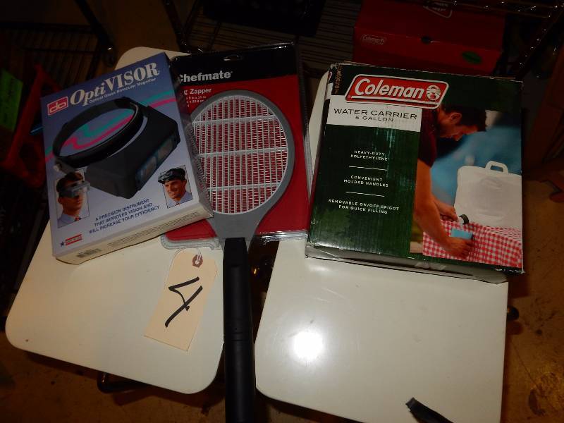 lot 4 image: Coleman, Water Carrier Chefmate, Bug Zapper Optivisor