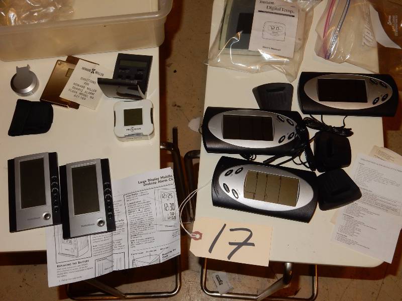 lot 17 image: Lot of Electronic Clocks, Temp Gauges