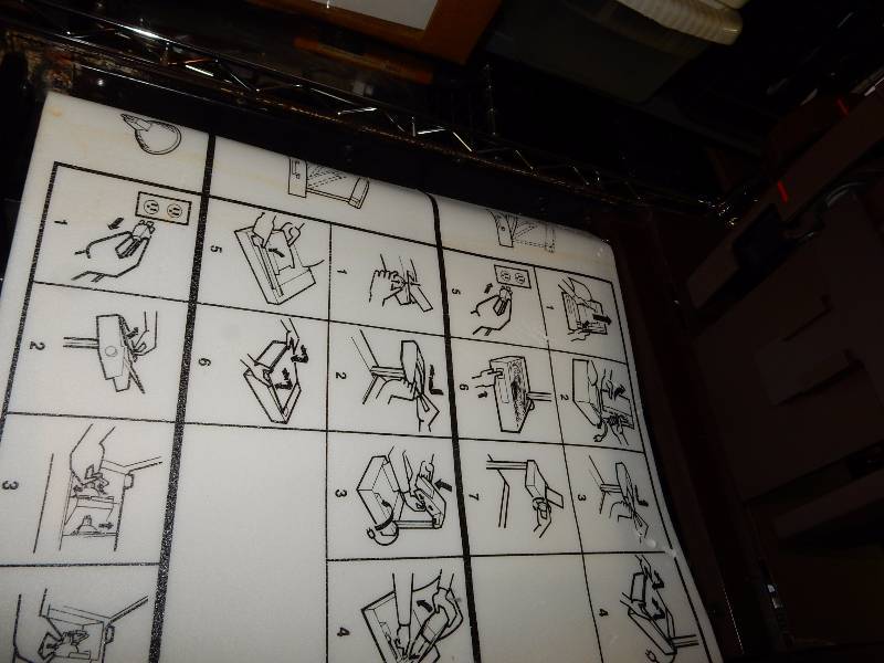 lot 39 image: Old Fashion, portable 3M overhead projector. Folds up for transport.. Tested and works