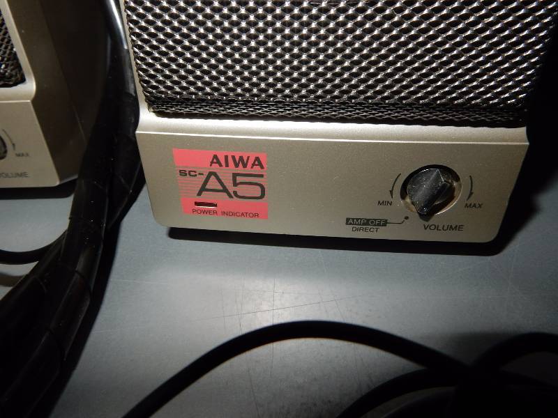 lot 67 image: 2 small, AIWA A6 speakers.. Untested