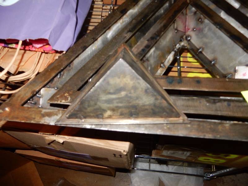 lot 80 image: Set of Traingular metal pieces the nest together.