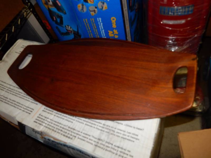 lot 114 image: 4, nice serving trays.. See closeups.