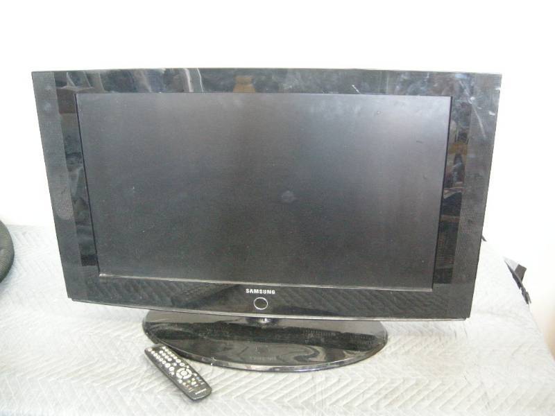 Samsung 32 Flat TV for repair