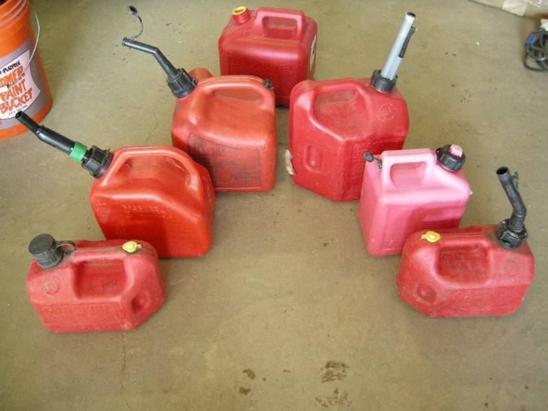 6 gas cans