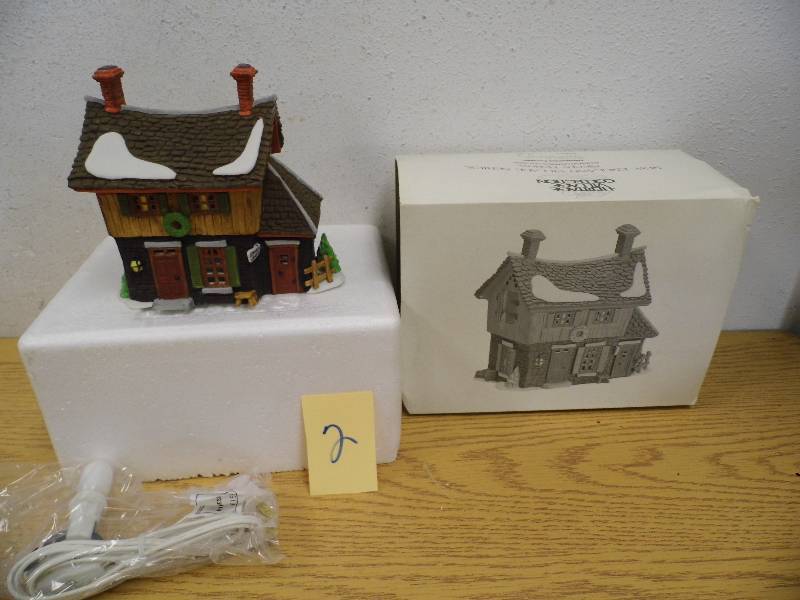 Dept 56 Christmas Village Piece