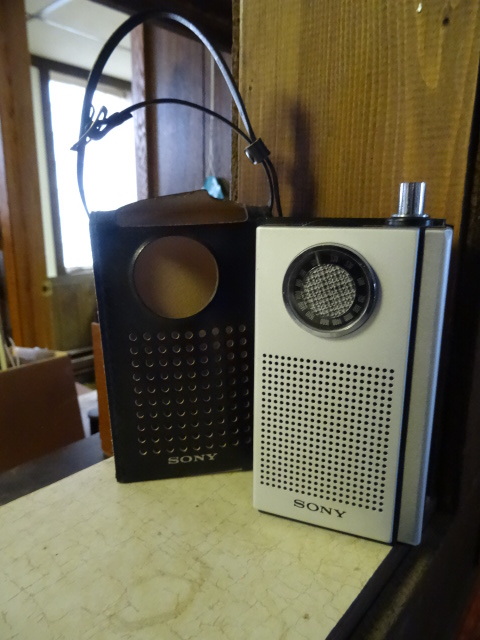 lot 77 image: Sony Transistor