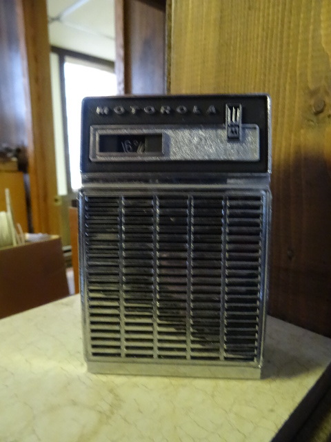 lot 90 image: Motorola Transistor