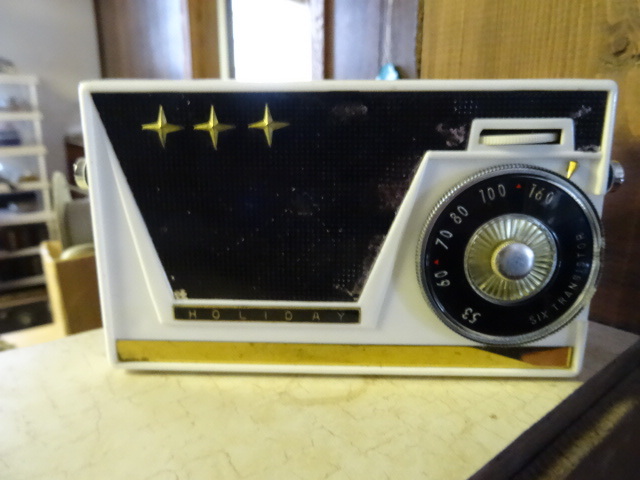 lot 94 image: Holiday Transistor