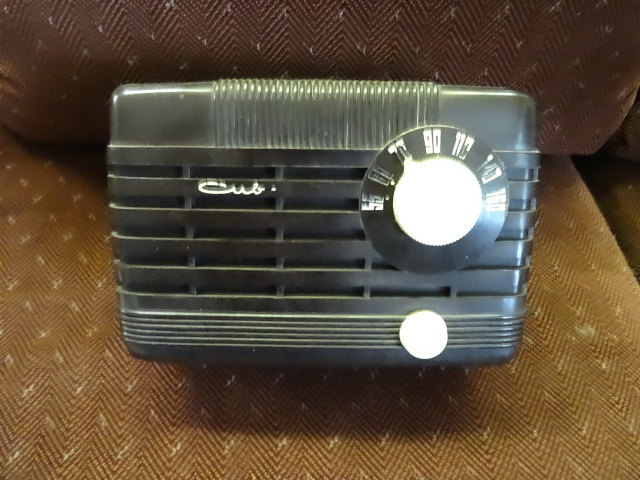 lot 135 image: Cub Tube Radio