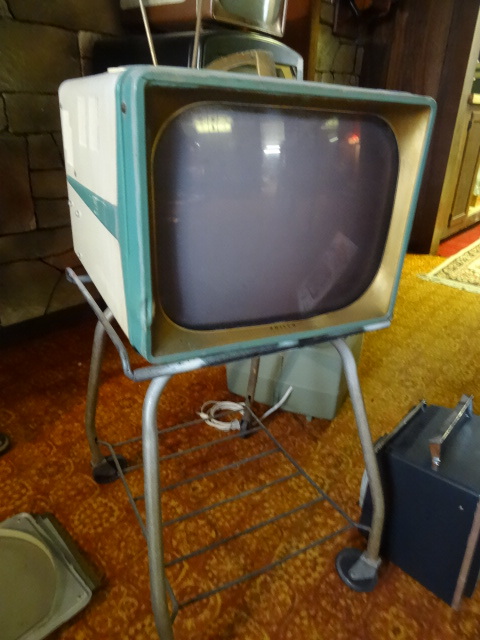 lot 157 image: Philco TV