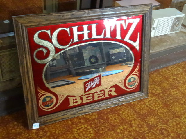 lot 172 image: Schlitz Beer Mirror