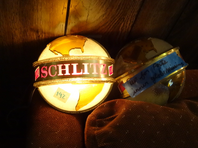 lot 192 image: Schlitz Beer Sign