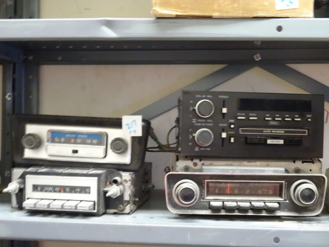 lot 217 image: Misc. Car Radios