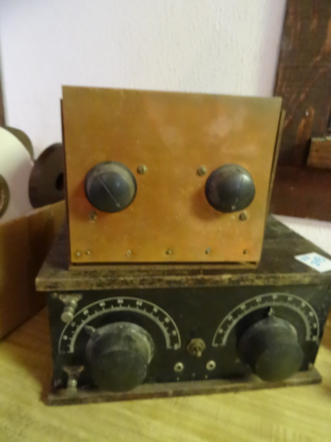 lot 243 image: Vintage electronic controller