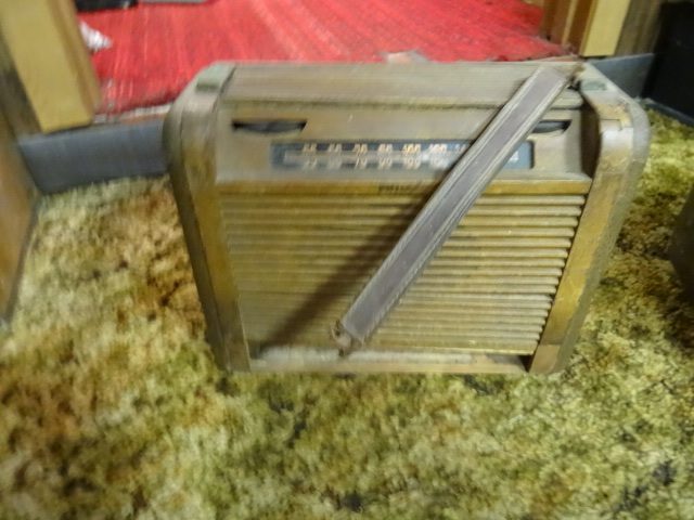 lot 259 image: Philco Radio