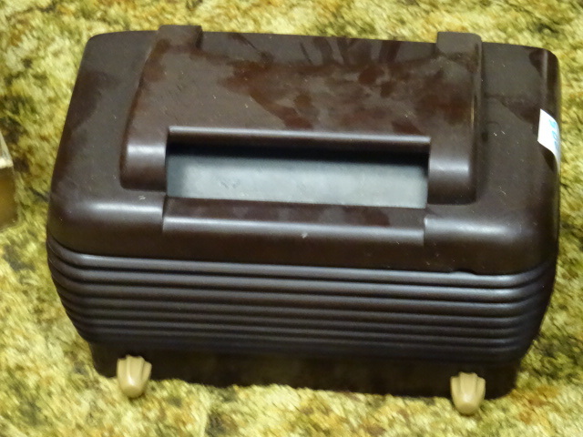 lot 275 image: Vintage Radio