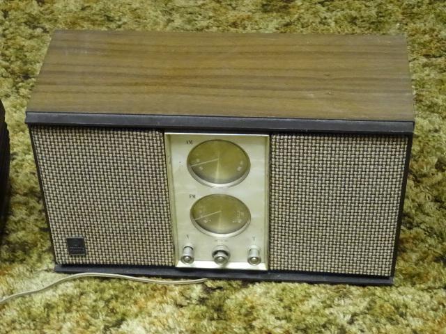 lot 276 image: General Electric AmFm