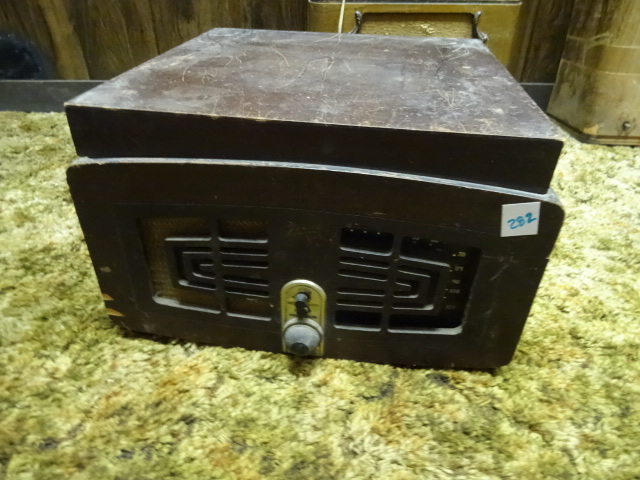 lot 282 image: Zenith