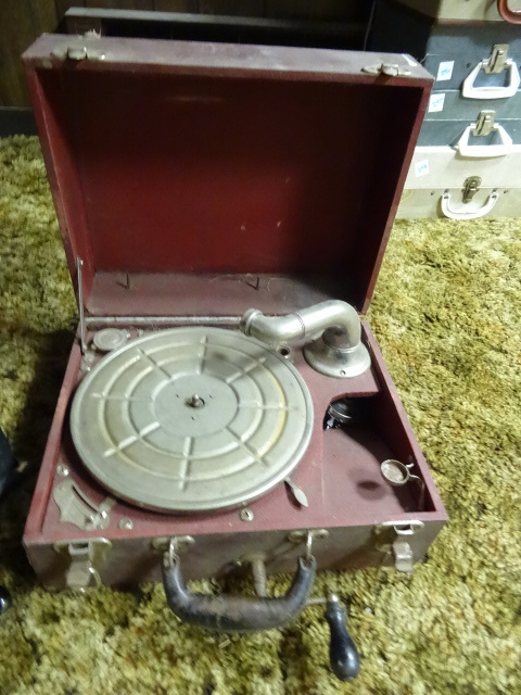 lot 299 image: Phonograph Parts