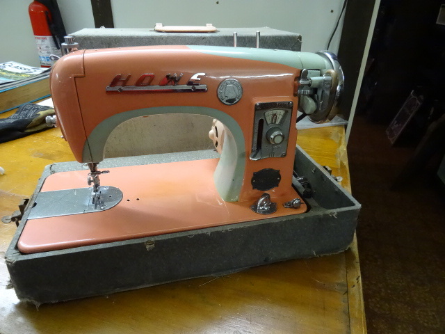 lot 319 image: Howe Sewing Machine